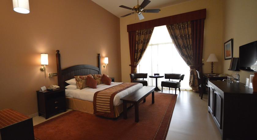 Liwa Hotel 4*