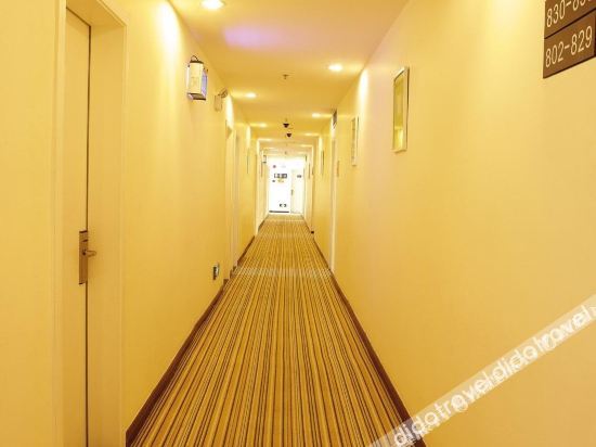 7 Days Inn (Beijing Wanfeng Road Qilizhuang Subway Station) 2*