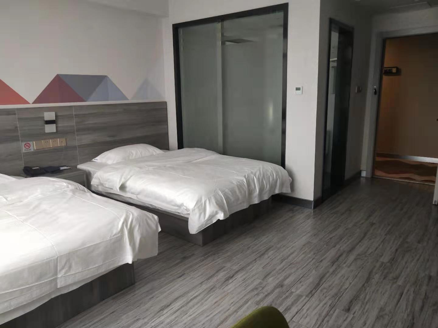 Borrman Hotel (Fangchenggang Qisha) 3*