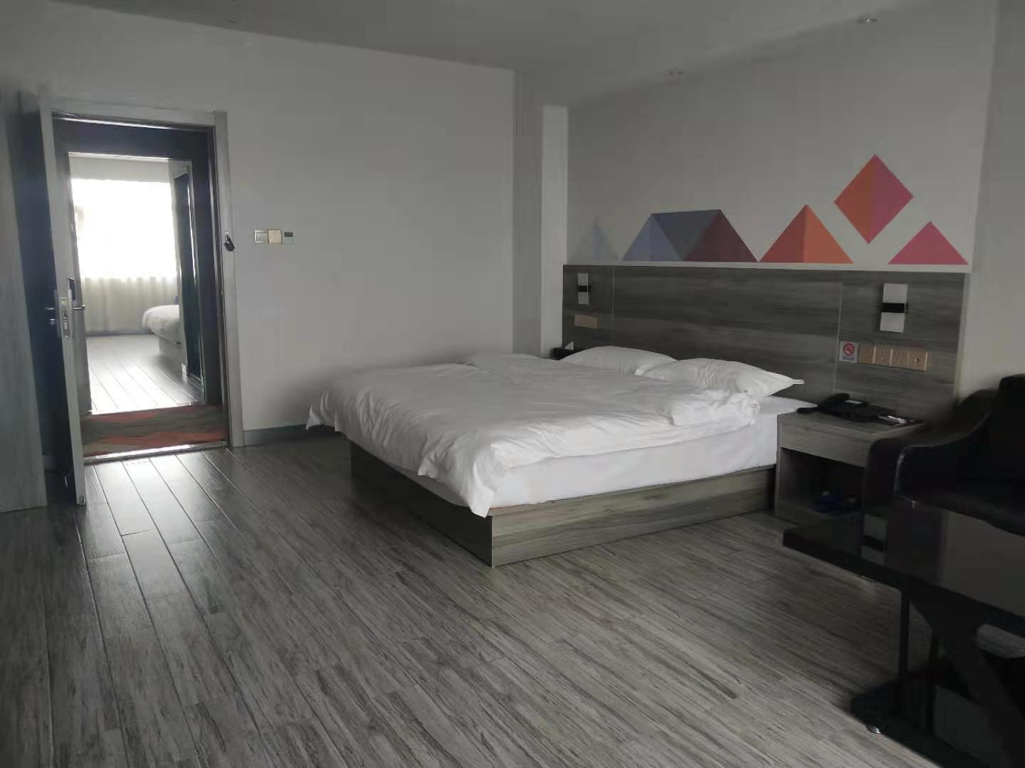 Borrman Hotel (Fangchenggang Qisha) 3*