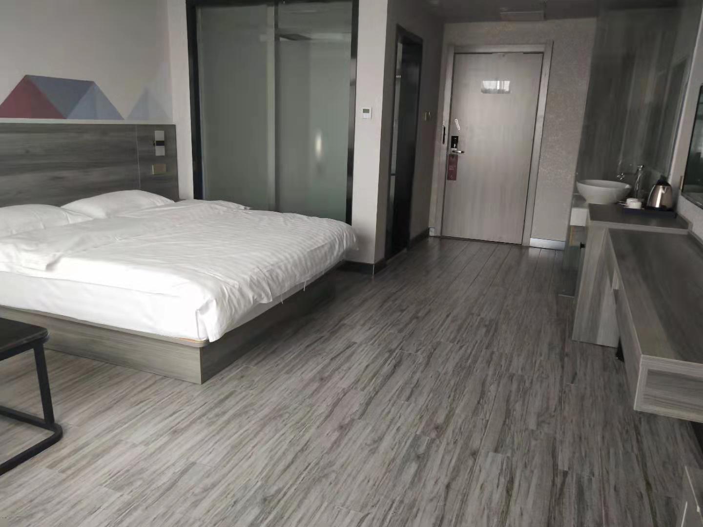 Borrman Hotel (Fangchenggang Qisha) 3*