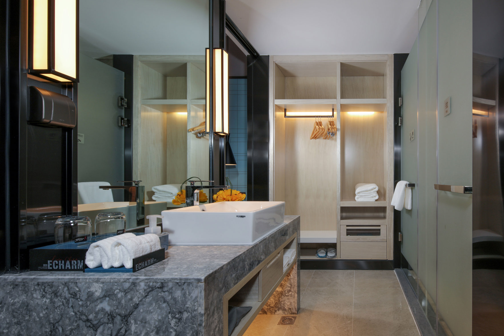 Echarm Hotel (Mile) 3*