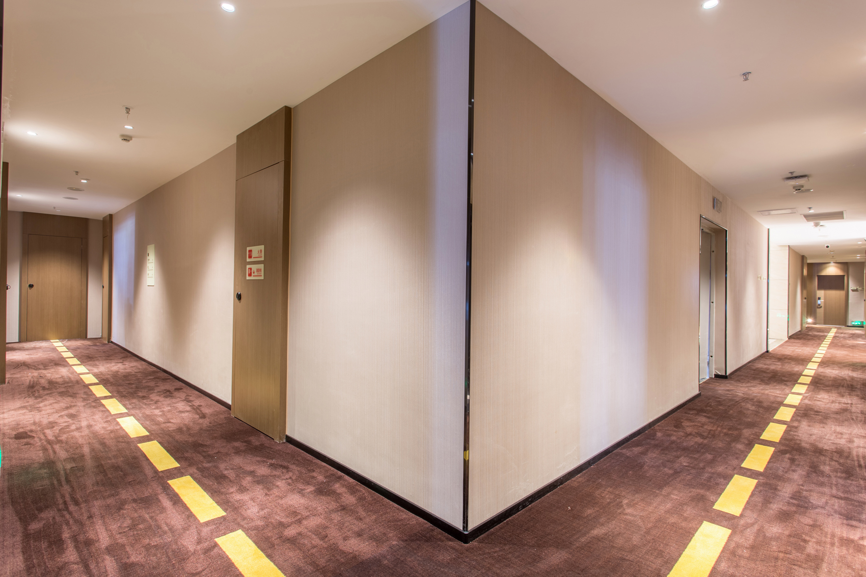 Jtour Inn Hotel (Nanning East Railway Station South Square) 3*