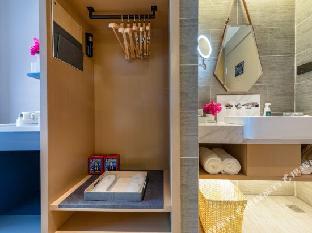 Atour Hotel (Shenzhen International Convention and Exhibition Center, Fengtang Avenue) 4*