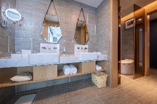 Atour Hotel (Shenzhen International Convention and Exhibition Center, Fengtang Avenue) 4*