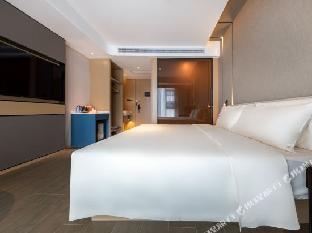 Atour Hotel(Wuhan Zhuankou Dongfeng Avenue Sports Center Store) 4*