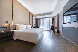 Atour Hotel(Wuhan Zhuankou Dongfeng Avenue Sports Center Store) 4*