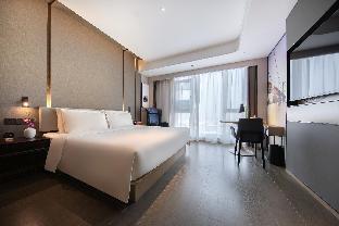Atour Hotel(Wuhan Zhuankou Dongfeng Avenue Sports Center Store) 4*