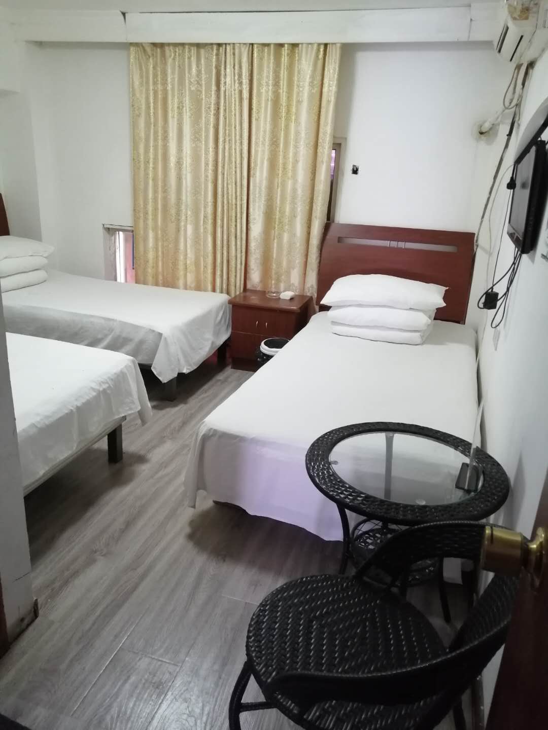 Huajing Hotel 1*