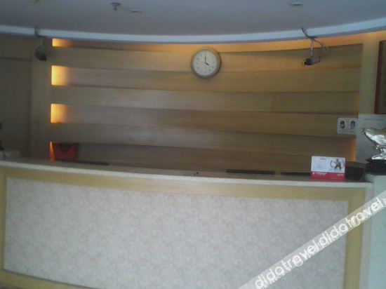 100 Inn Liangpin Hotel (Shanghai Jiading Anting Subway Station) 2*