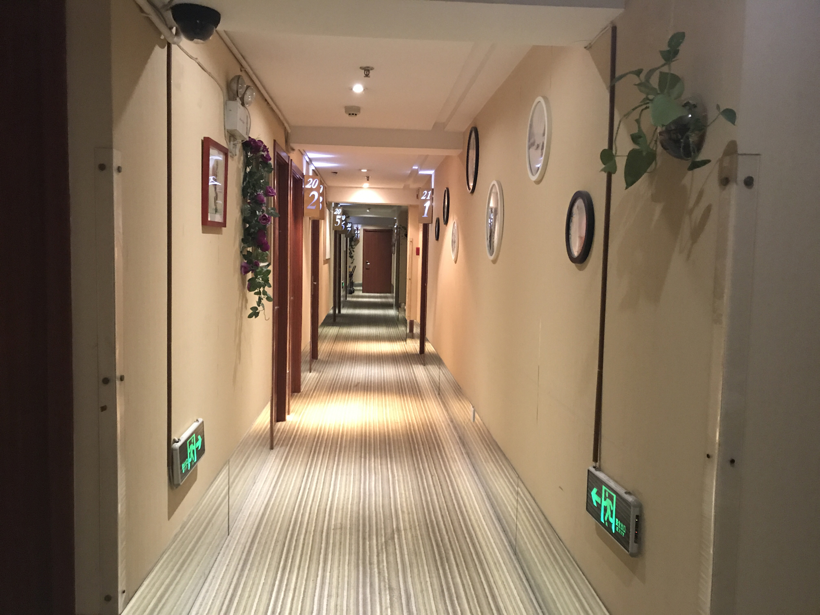 100 Inn Liangpin Hotel (Shanghai Jiading Anting Subway Station) 2*