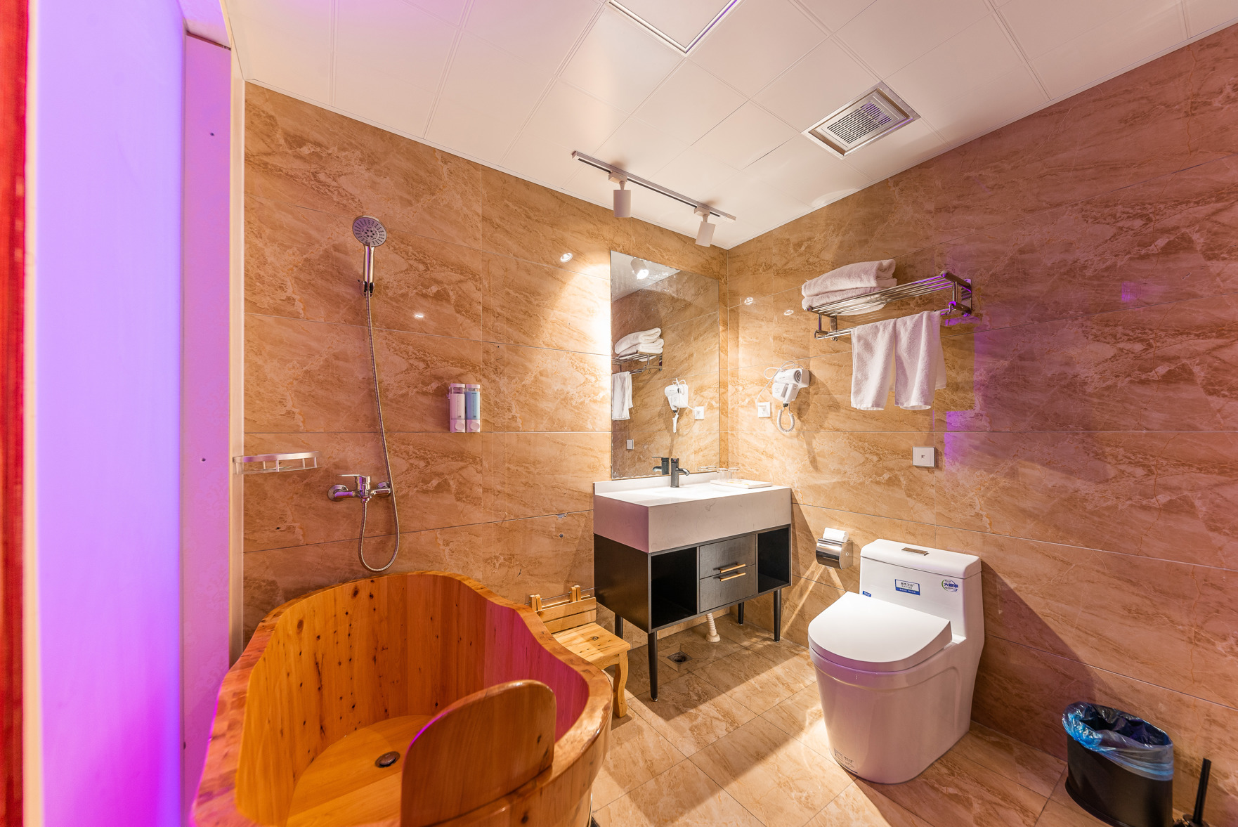 Cixi Yemingzhu Hotel 1*