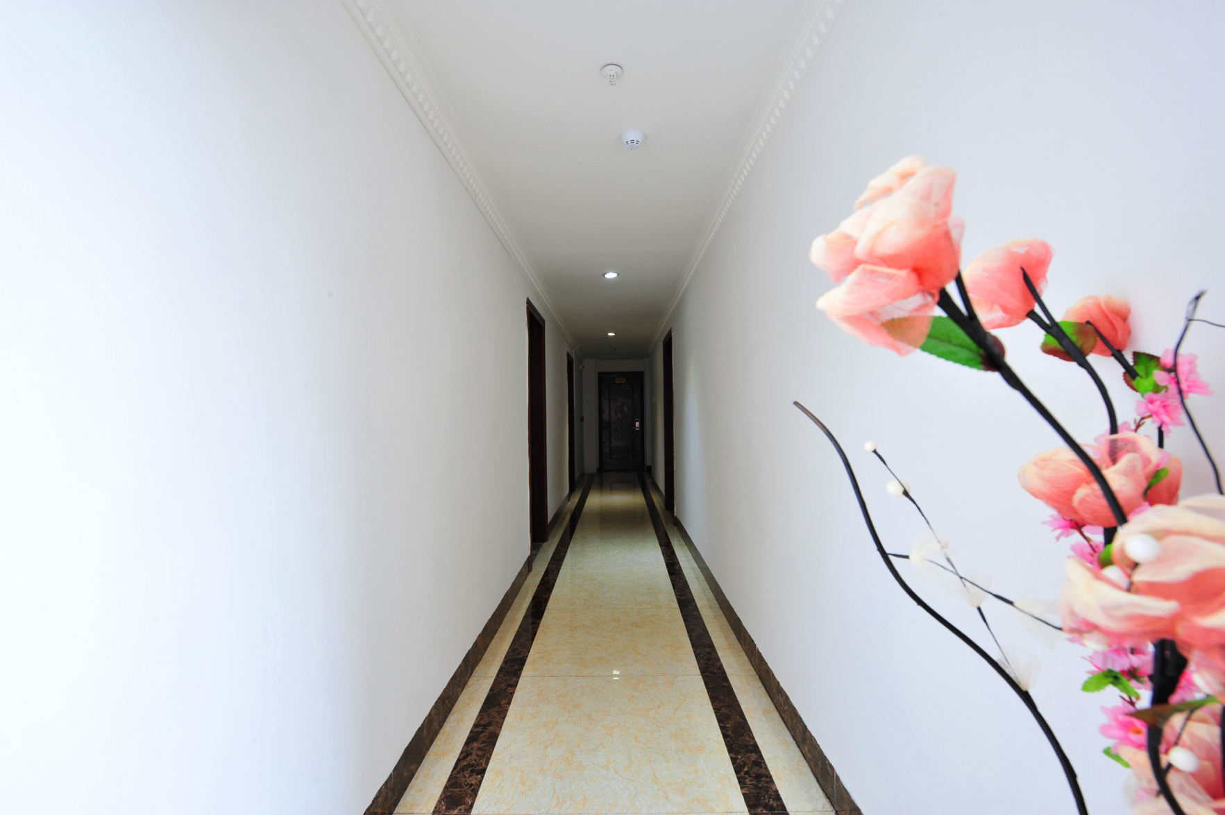 Hepu Baiqian Hotel 2*