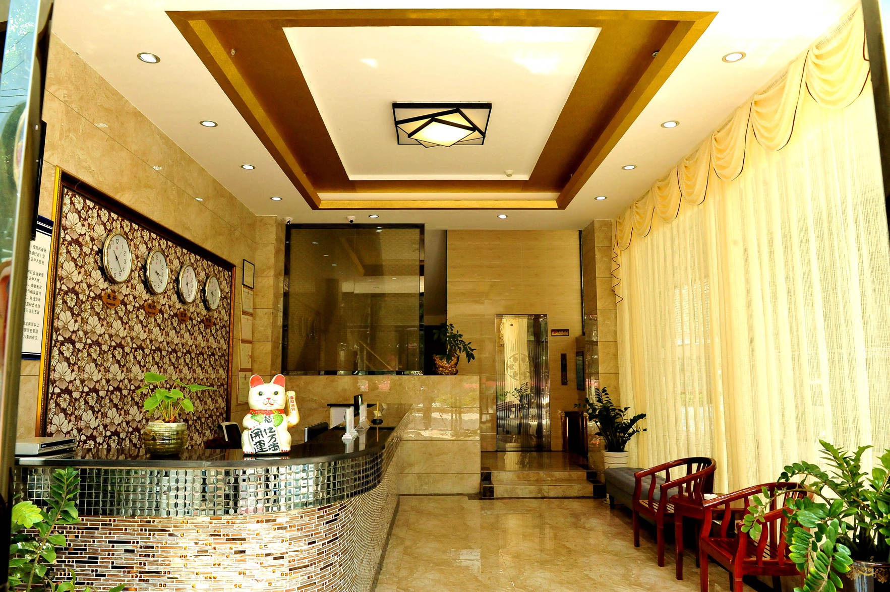 Hepu Baiqian Hotel 2*