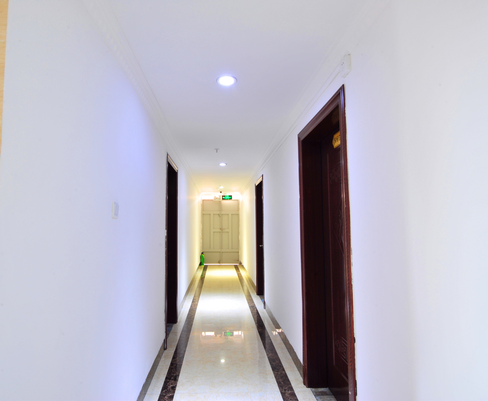 Hepu Baiqian Hotel 2*