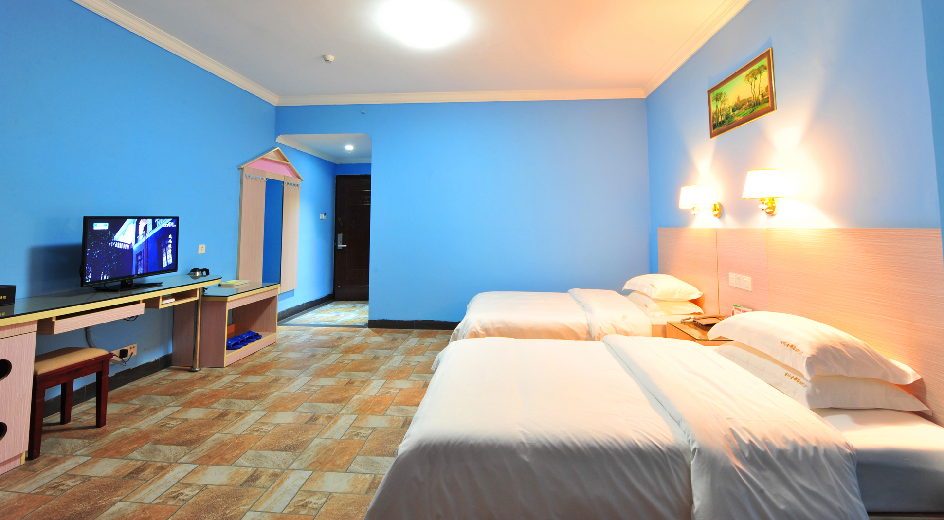 Hepu Baiqian Hotel 2*