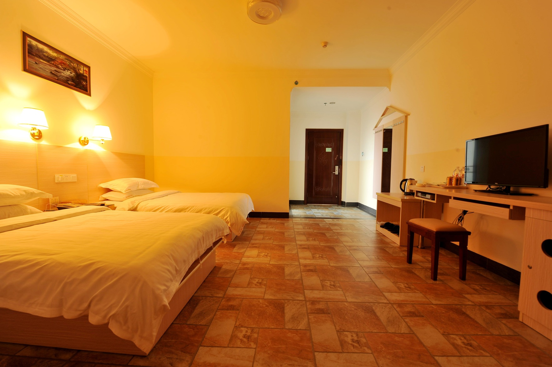 Hepu Baiqian Hotel 2*