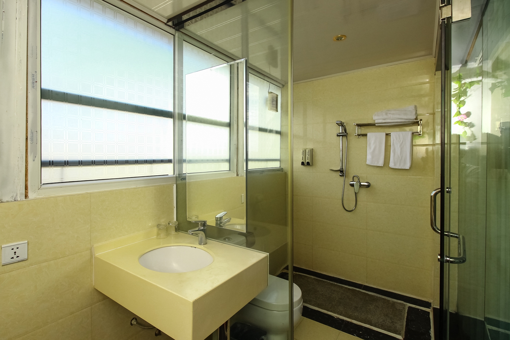 Beihai Fuqiang Traders Hotel 2*