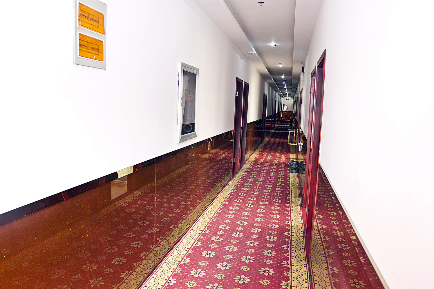 99 Preferred Hotel (Shanghai Baoshan Baoan Highway Subway Station Fishery West Road Branch) 1*