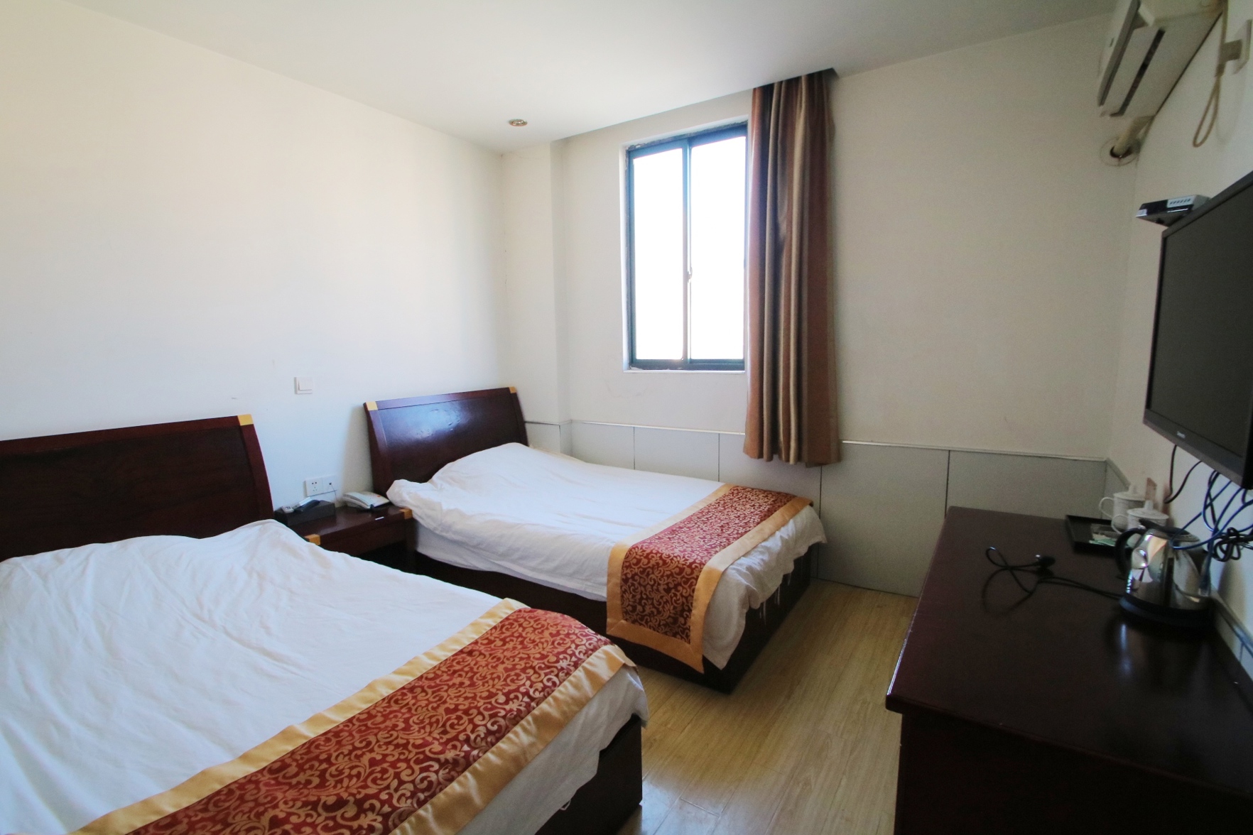 99 Preferred Hotel (Shanghai Baoshan Baoan Highway Subway Station Fishery West Road Branch) 1*