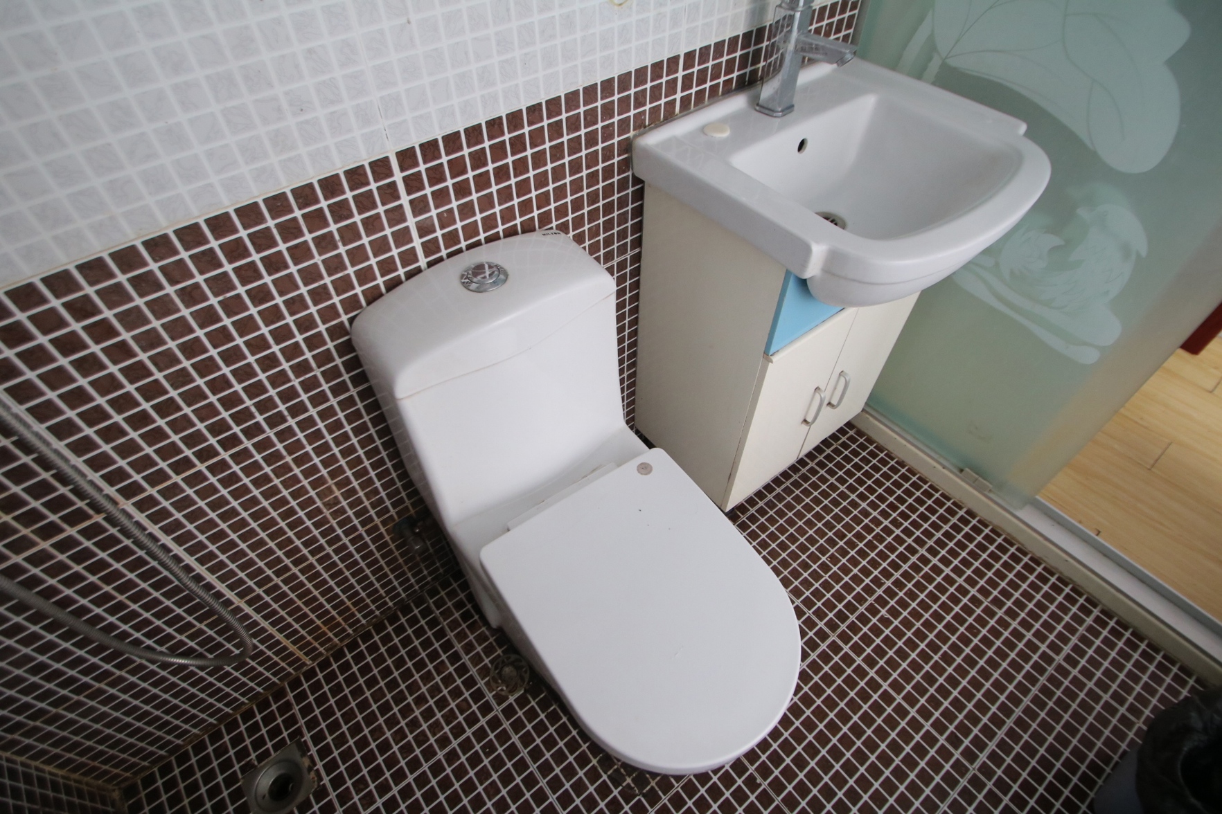 99 Preferred Hotel (Shanghai Baoshan Baoan Highway Subway Station Fishery West Road Branch) 1*