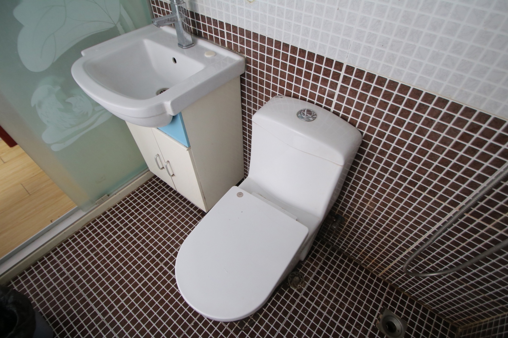 99 Preferred Hotel (Shanghai Baoshan Baoan Highway Subway Station Fishery West Road Branch) 1*