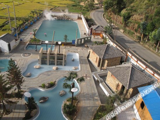 Huoyanshan Hot Spring Hotel 2*