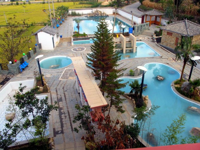 Huoyanshan Hot Spring Hotel 2*
