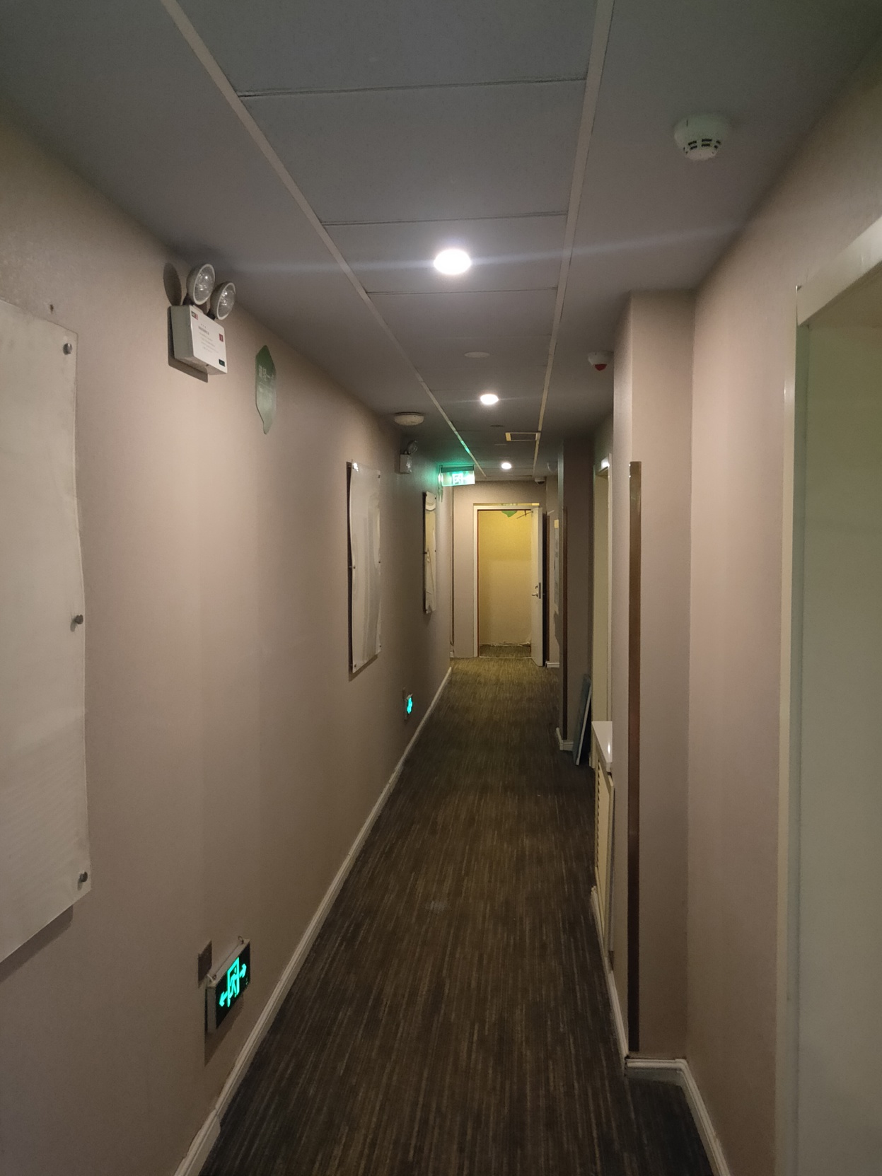 Huayi Hotel 2*