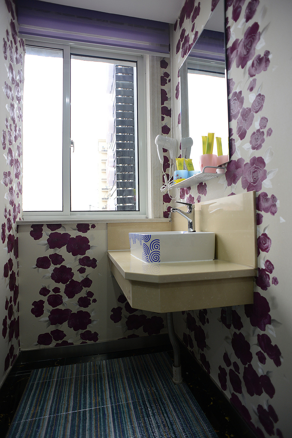 100 Inn Liangpin Hotel (Shanghai Waigaoqiao Gongcheng Road Subway Station) 2*