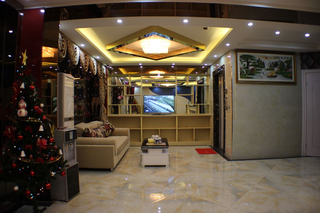 100 Inn Liangpin Hotel (Shanghai Waigaoqiao Gongcheng Road Subway Station) 2*