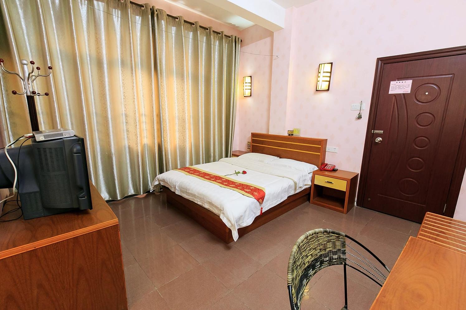 Beihai Jiashenjia hotel 2*