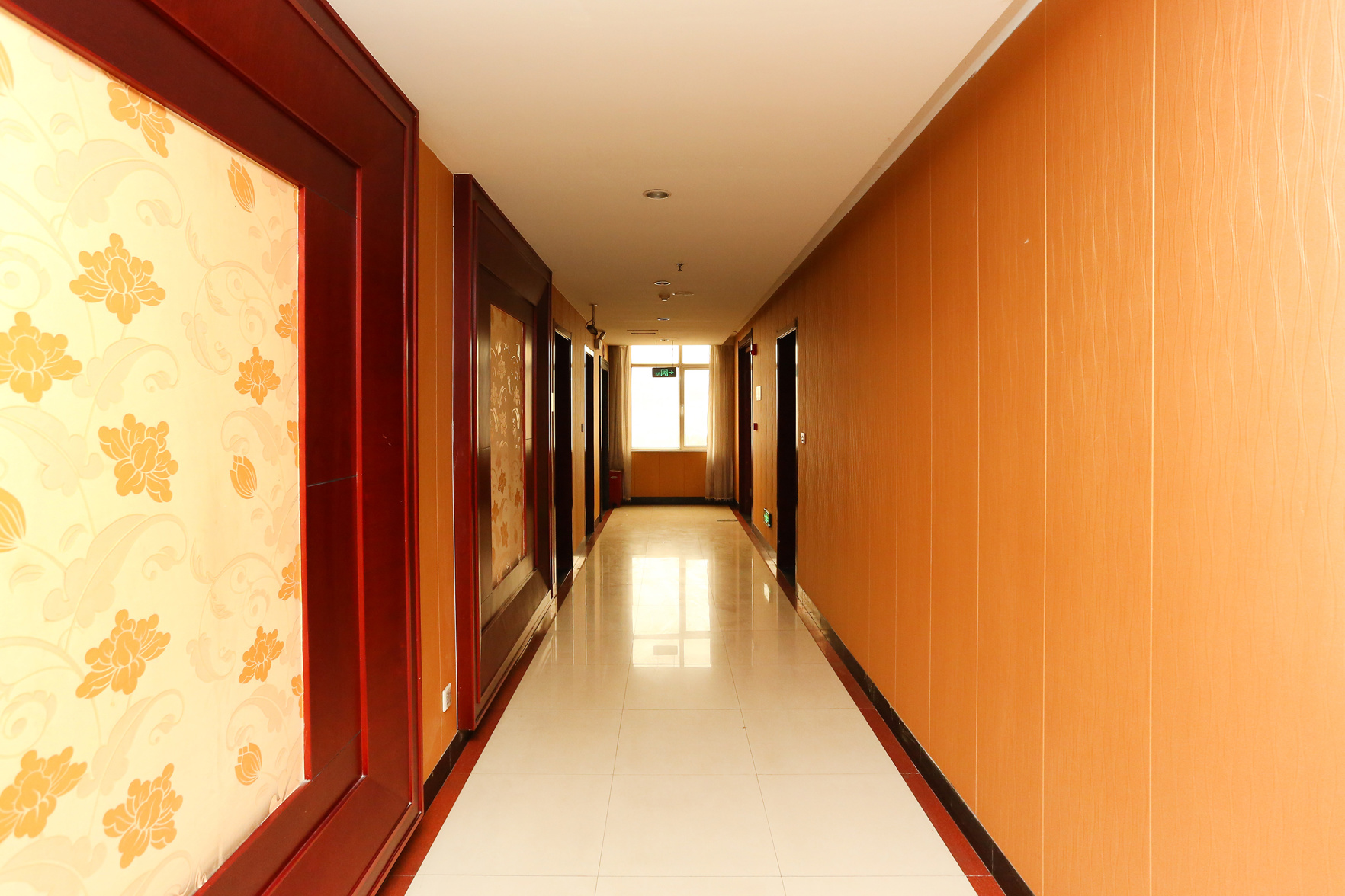 Baiyulan Business HotelShijiazhuang JingxingFinancial Vocational College 2*