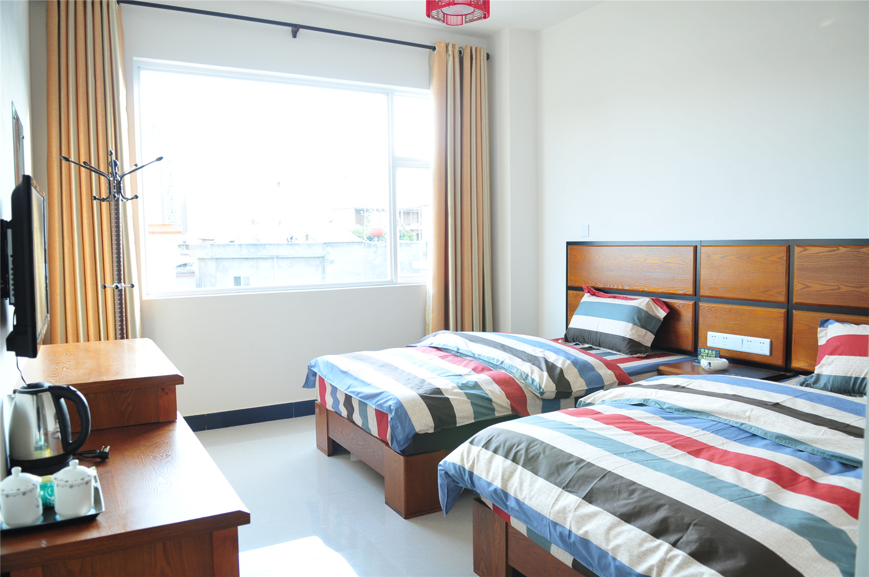 Dali Yaqi Holiday Hotel 2*