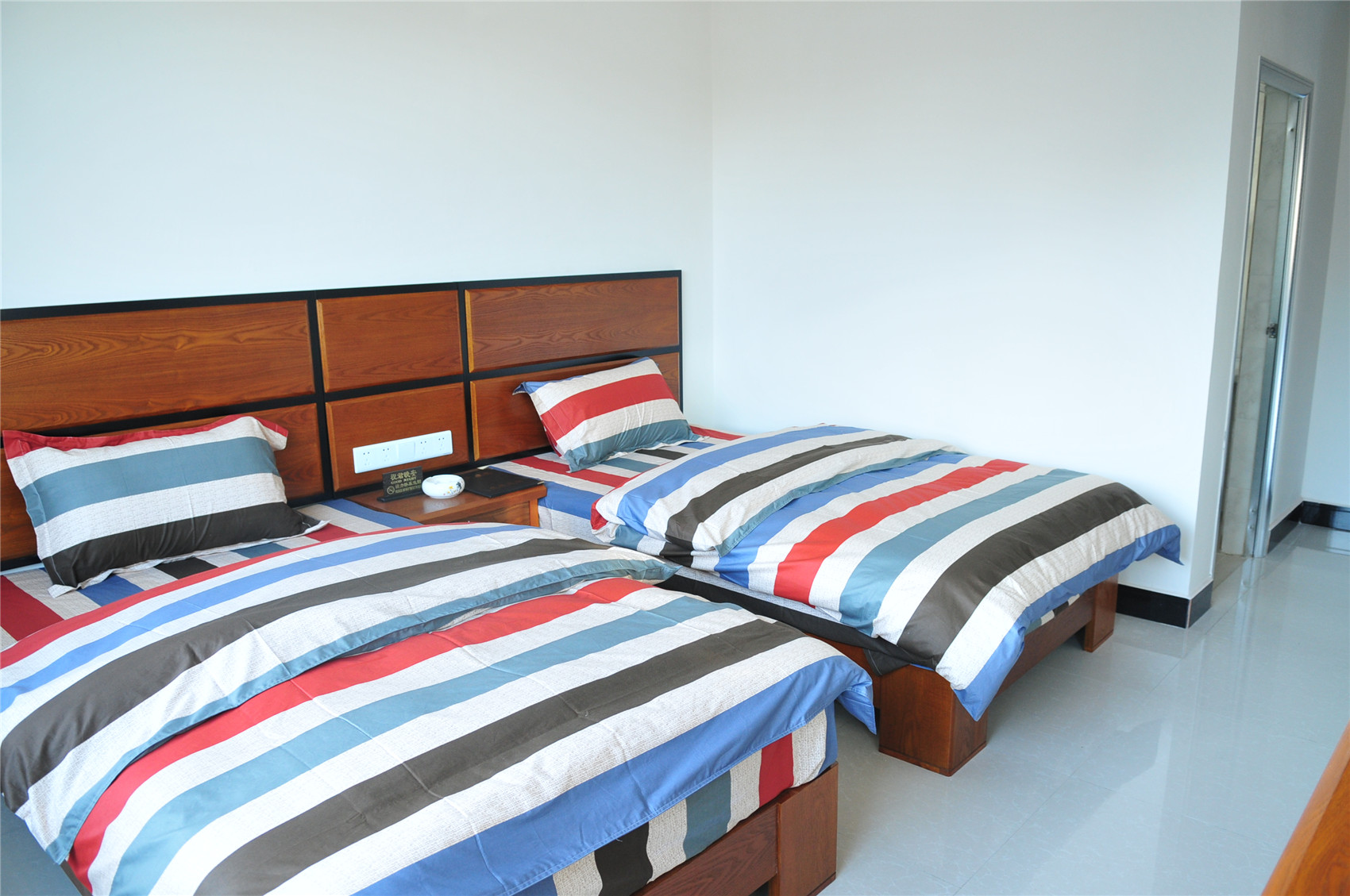 Dali Yaqi Holiday Hotel 2*