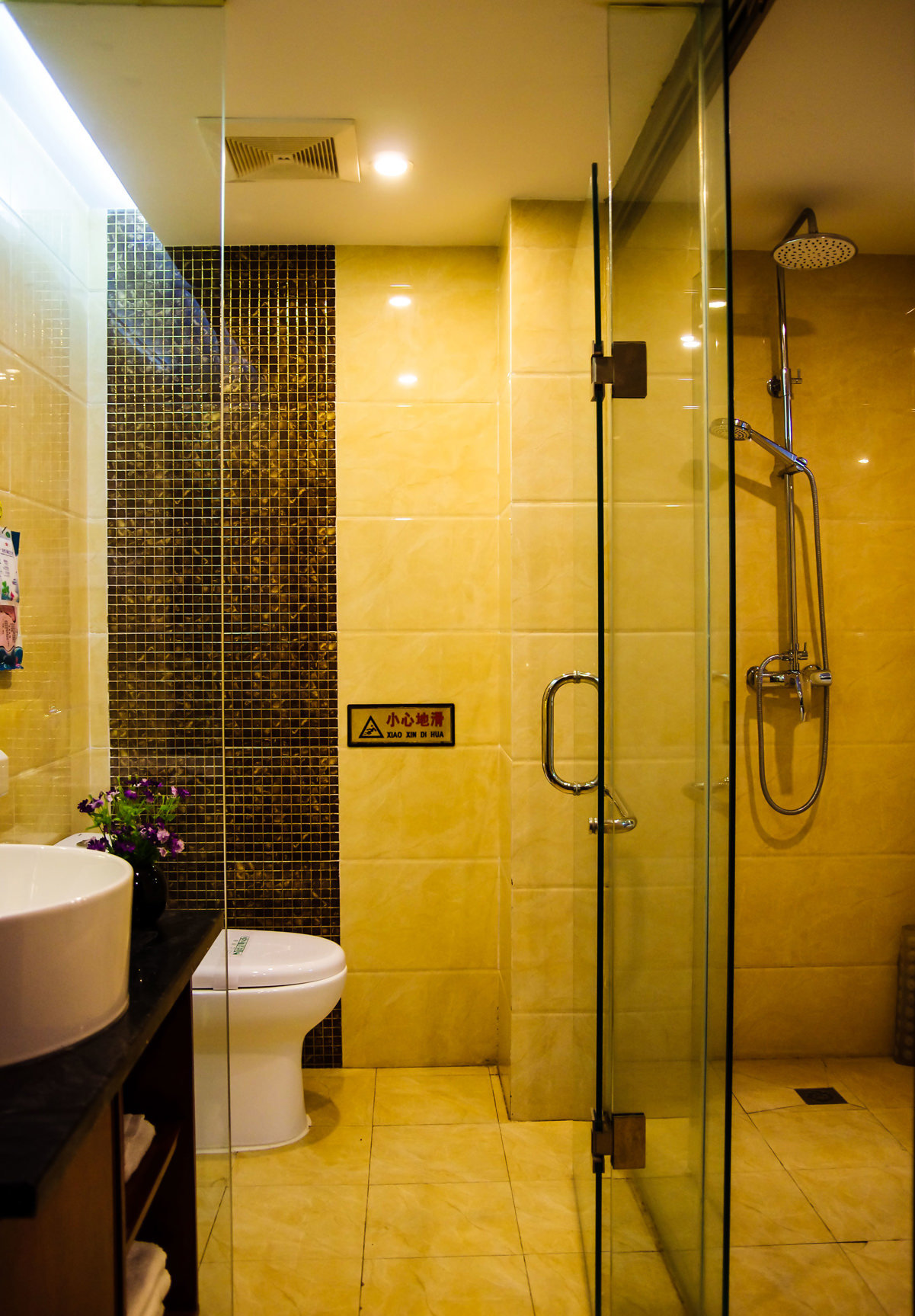 Home Inn Huayi Hotel (Baoji Qianyang Nanguan Road) 2*