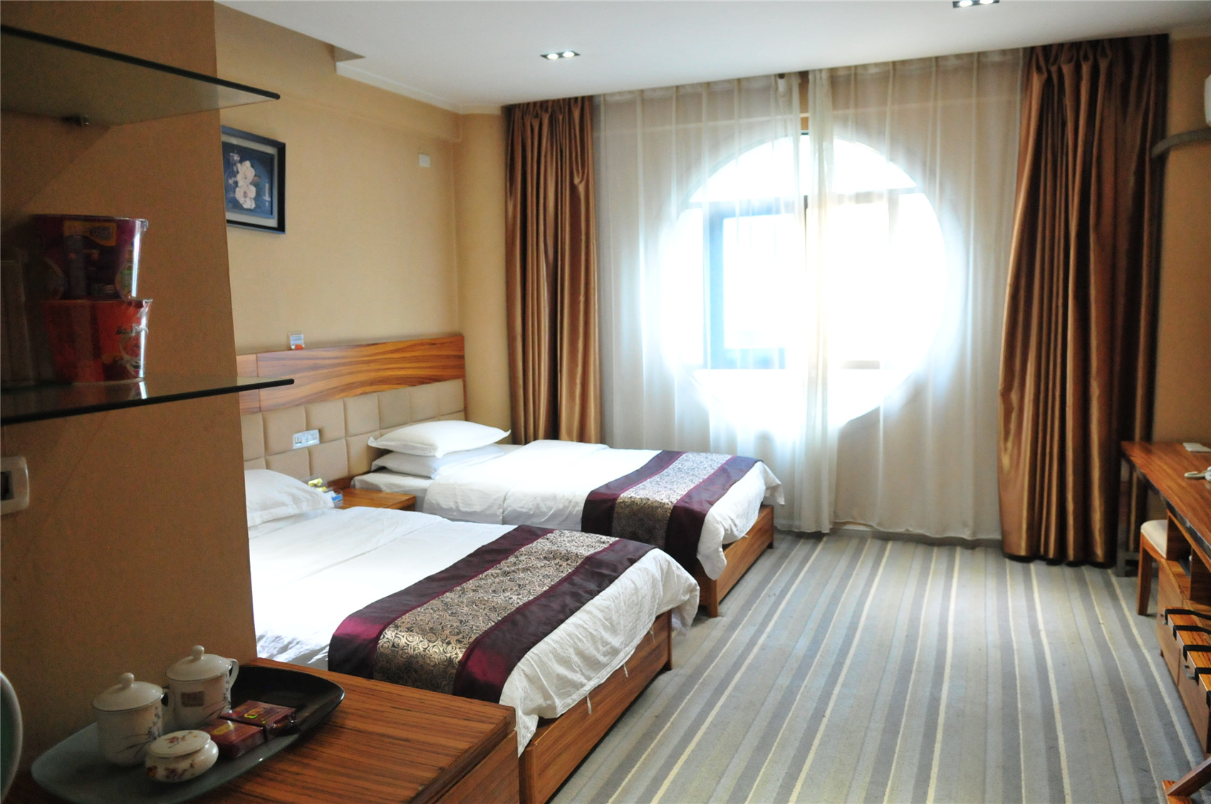 Jianchuan Apeng Holiday Hotel 2*