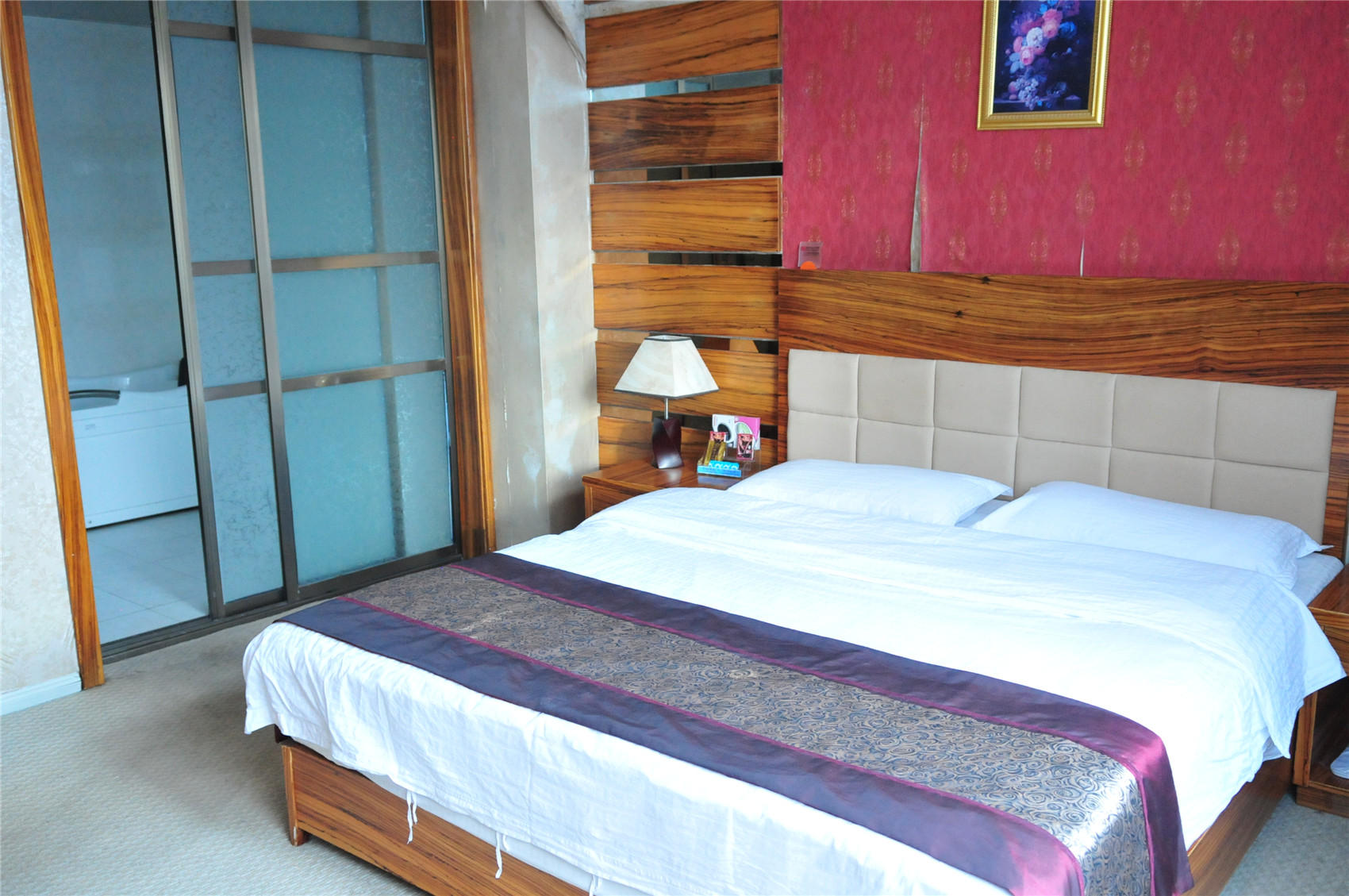 Jianchuan Apeng Holiday Hotel 2*