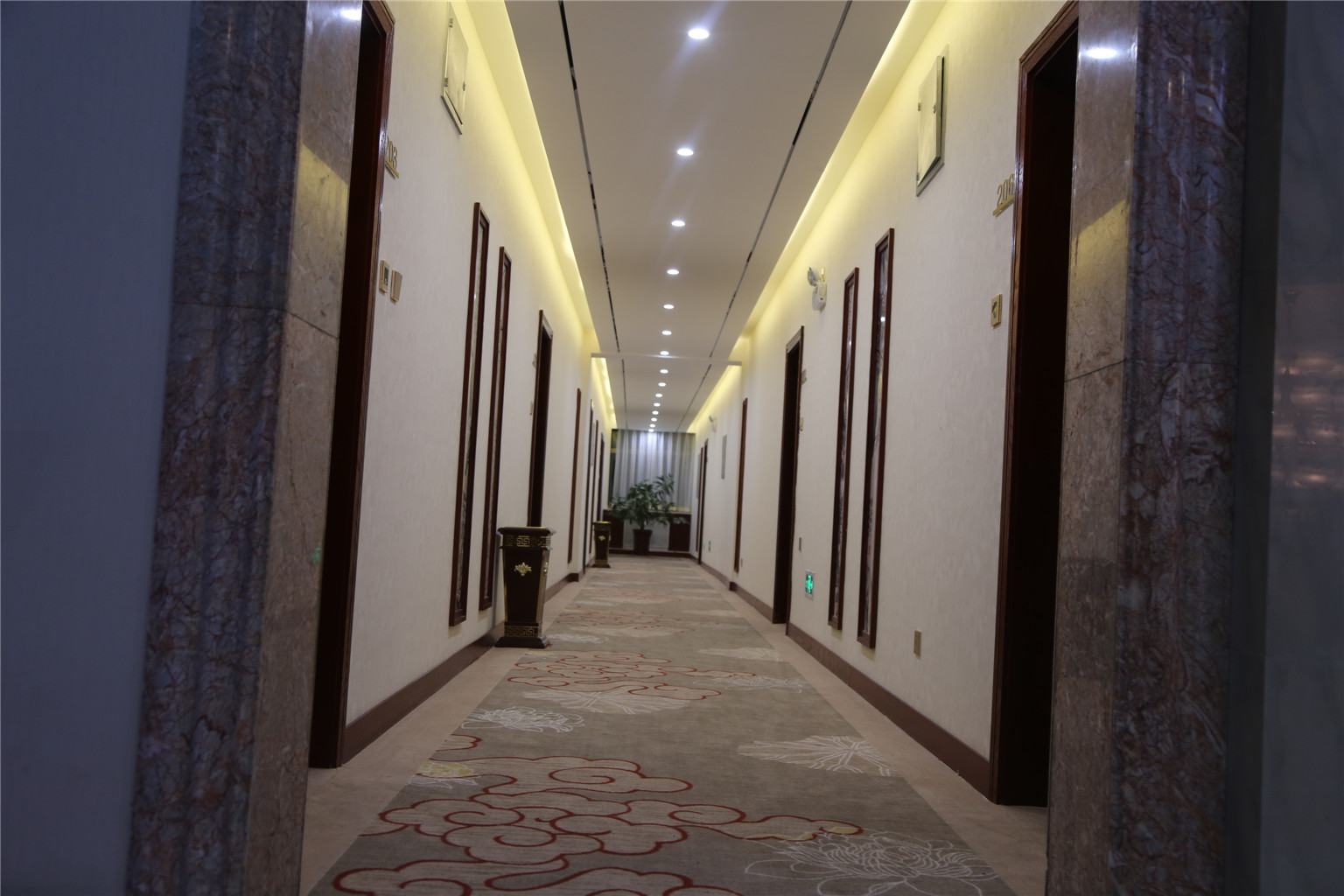 Jingning Hotel 2*