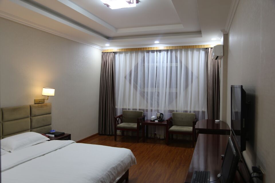 Jingning Hotel 2*