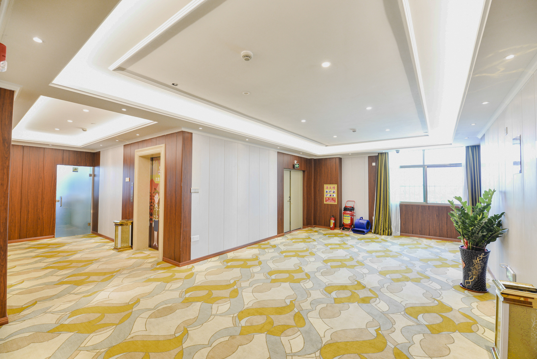Huizhou Xincheng Hotel (Longhu Avenue Branch) 2*