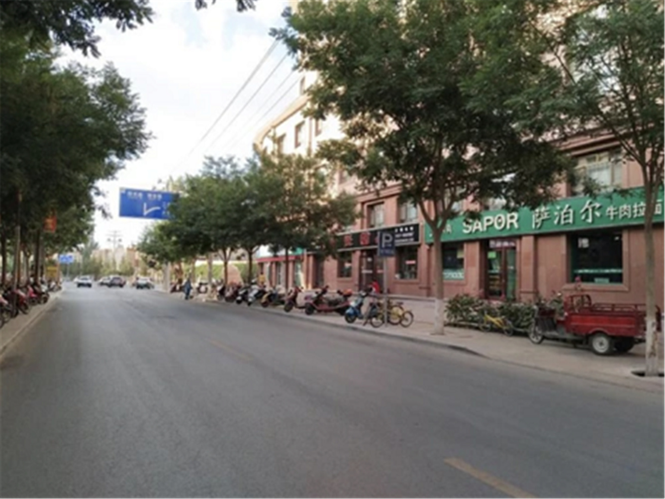Miss Dong's Inn in Dunhuang (Shazhou Night Market) 1*