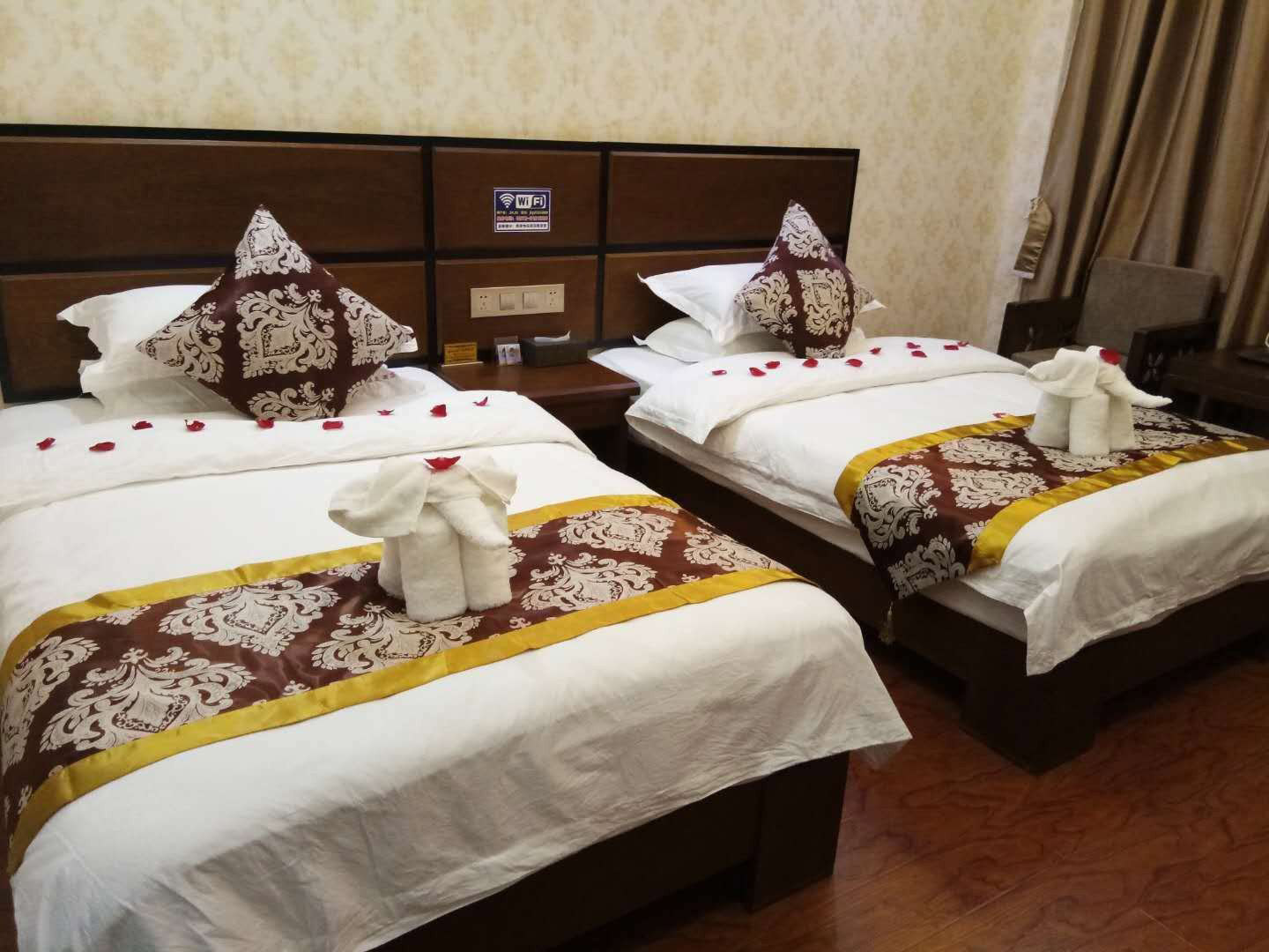 Jiahua Hot Spring Hotel 2*