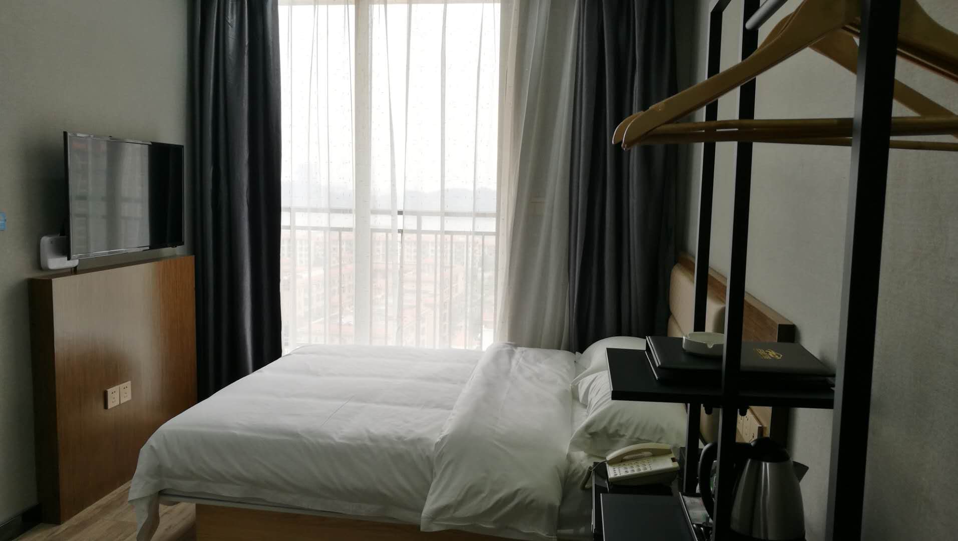 Fangchenggang Flange International Hotel (Sunshine Coast Branch) 2*
