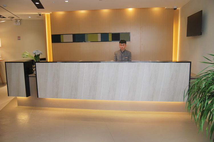 Homeinn Selected Hotel (Shanghai Caolu Minlei Road Subway Station) 3*