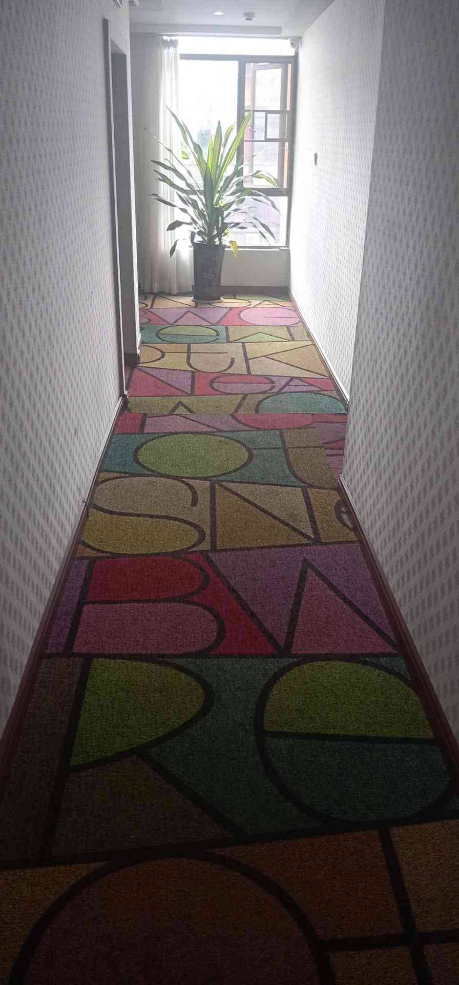 Homeinn Pebble Hotel (Fangchenggang Central District Lotte Commercial Street) 2*