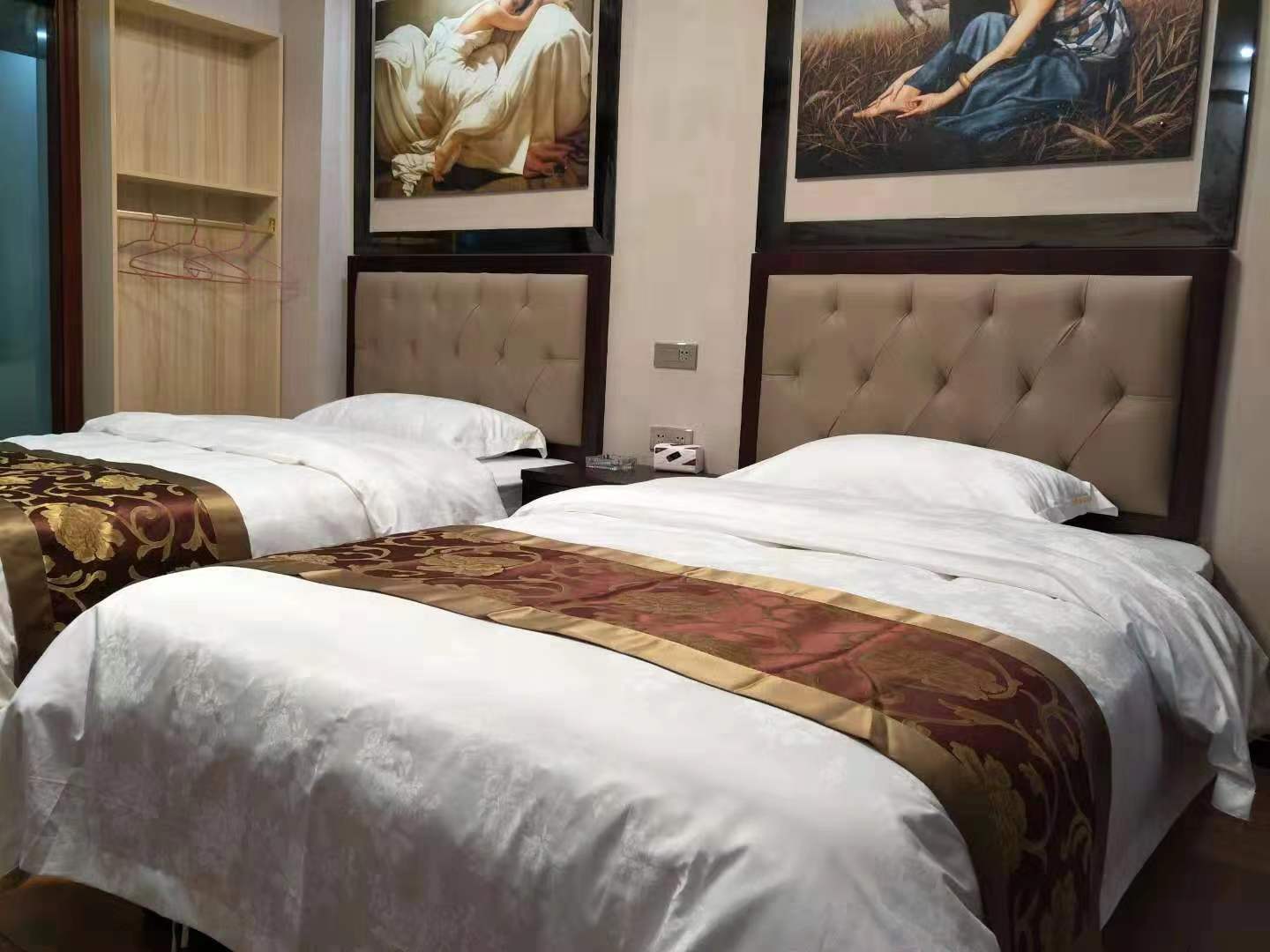 Cangnan Jiacheng Business Hotel 2*