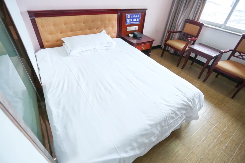 Cangnan Jiacheng Business Hotel 2*