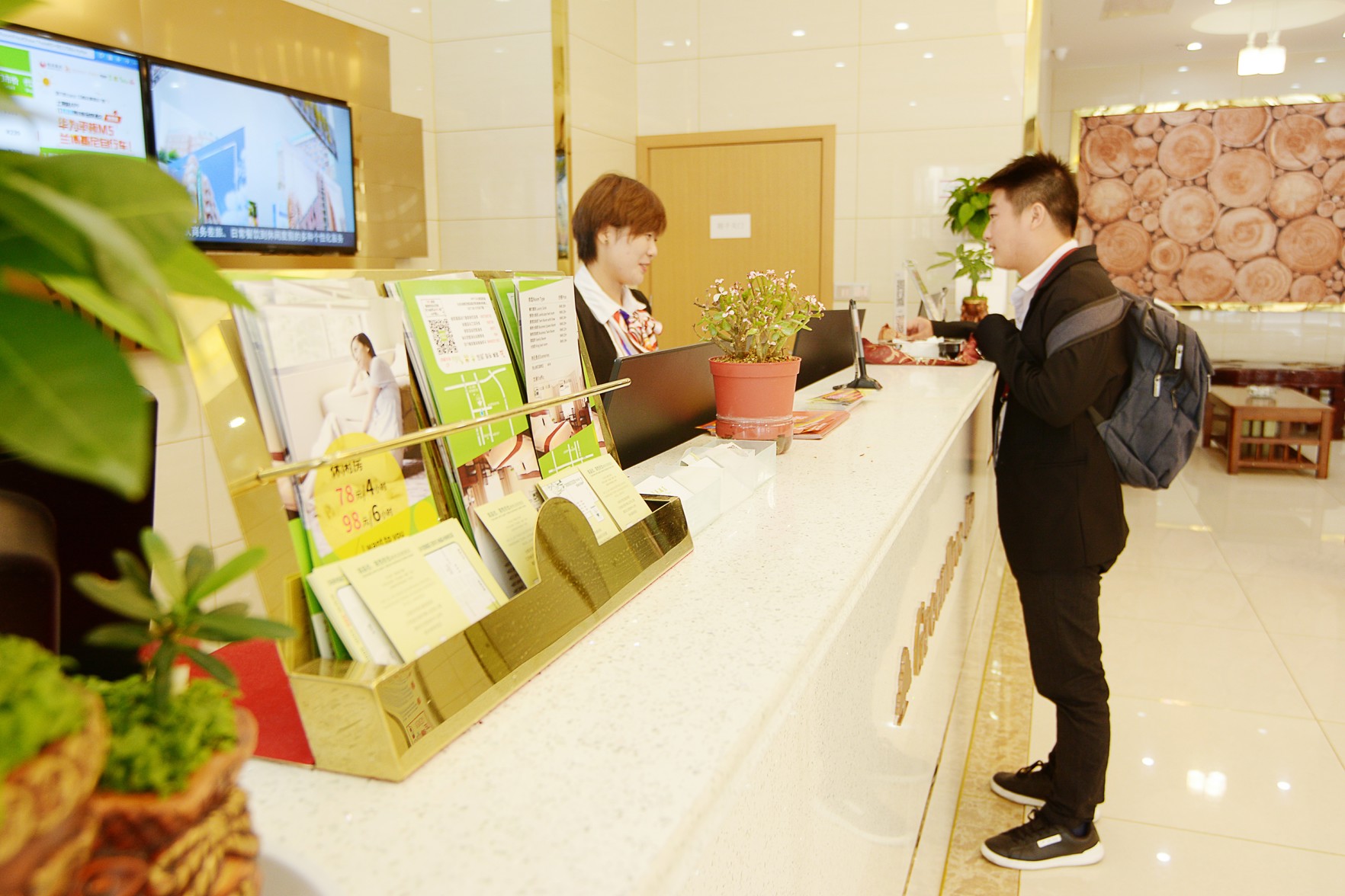 GreenTree Inn (Wuxi Yangshan town Jiayang Life Plaza store) 2*