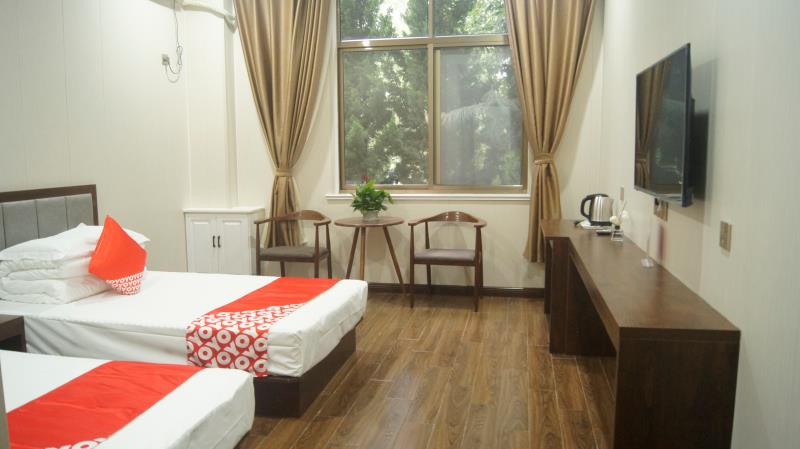 Longkou naisi hotel 2*